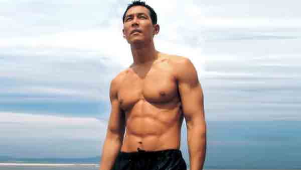 cinematurk.ru-Lee-Jeong-jae-Tors-tatoo