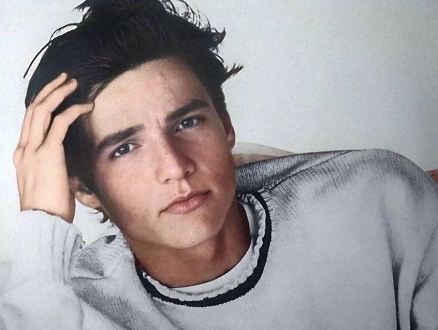 young-pedro-pascal-1990s-2000s-v0-rfmnxzapzeff1