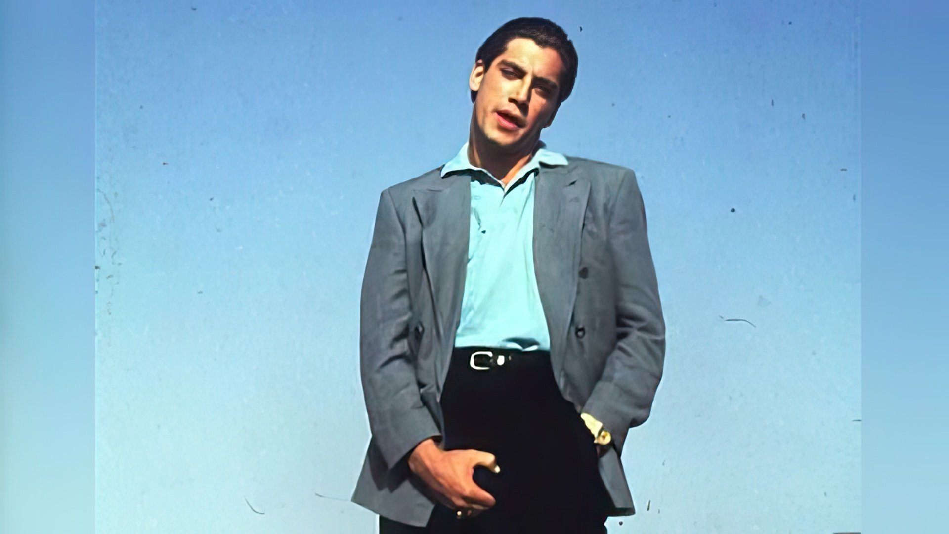 javier-bardem-in-the-movie-golden-eggs_100