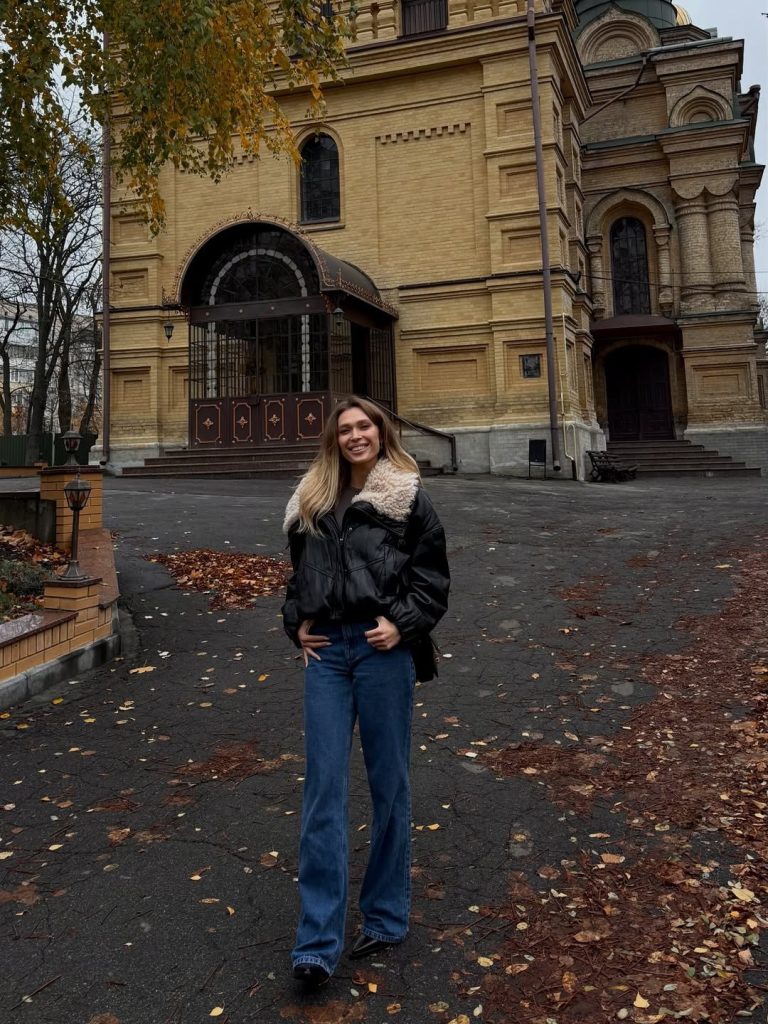 Олена Світлицька Особисте Життя: Від Кар’єри до Родинних Цінностей