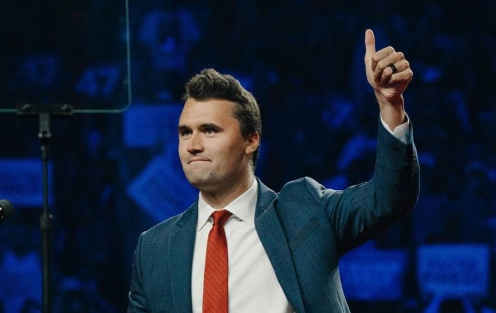 Хто Такий Чарлі Кірк: біографія, кар'єра та особисте життя